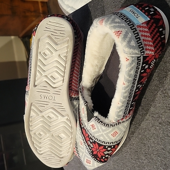 Cozy Tom's Slippers,Sz.9,New w/o tags - Picture 4 of 10